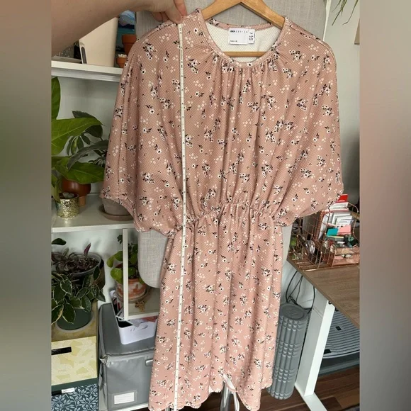 ASOS Design Textured Floral Smock Dress with Elastic Waistband - Picture 6 of 9